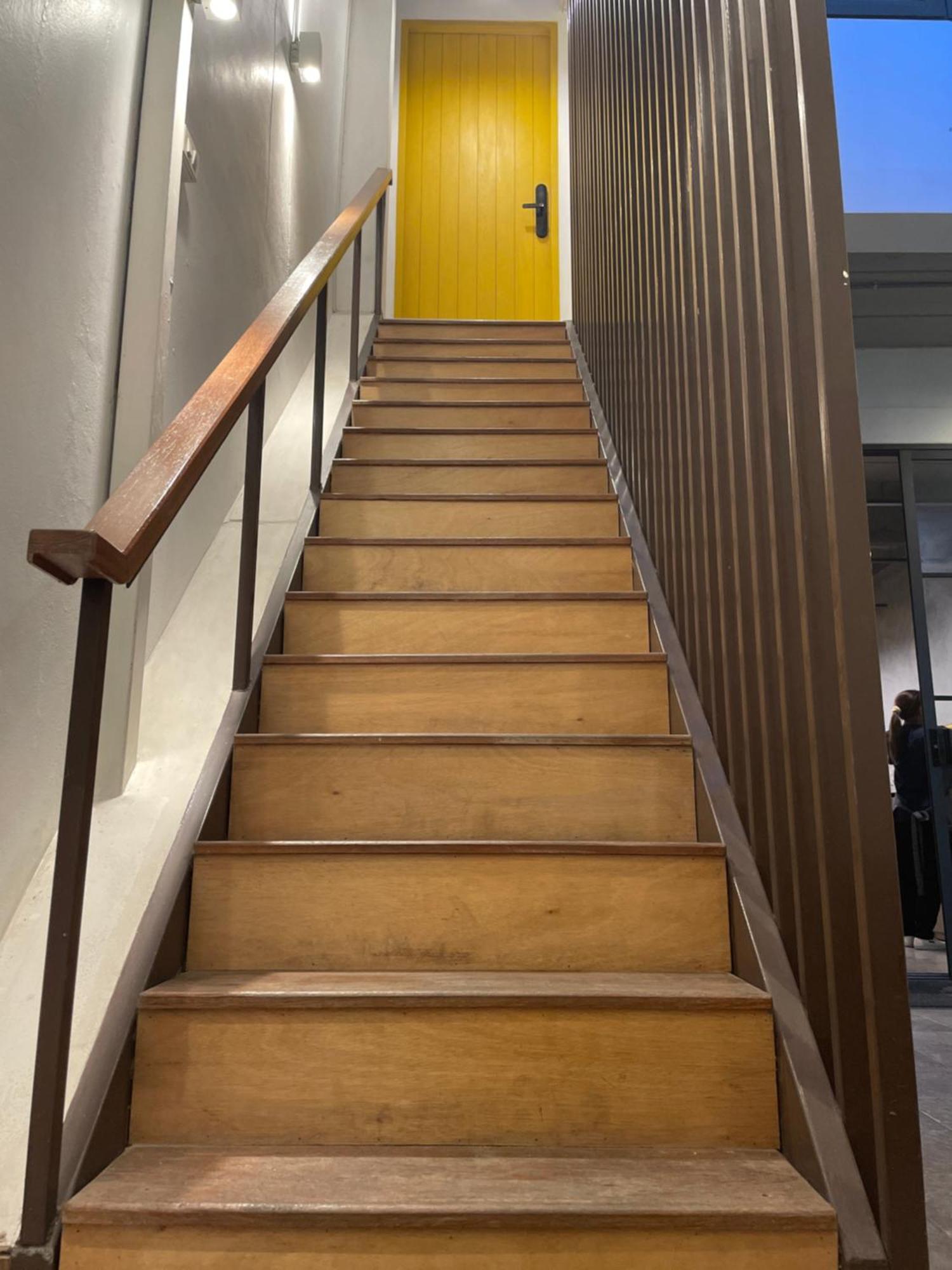 Yellow Door HHQ Extérieur photo